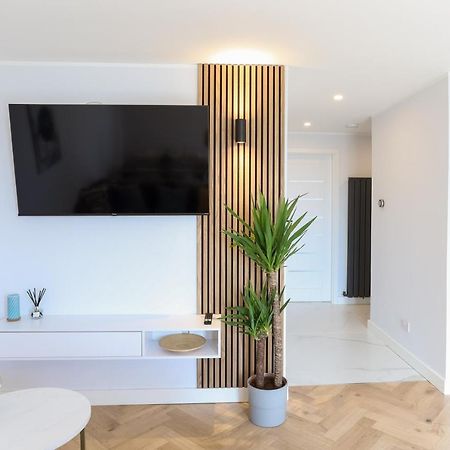 Luxurious City Centre Apartment เพิร์ท ภายนอก รูปภาพ