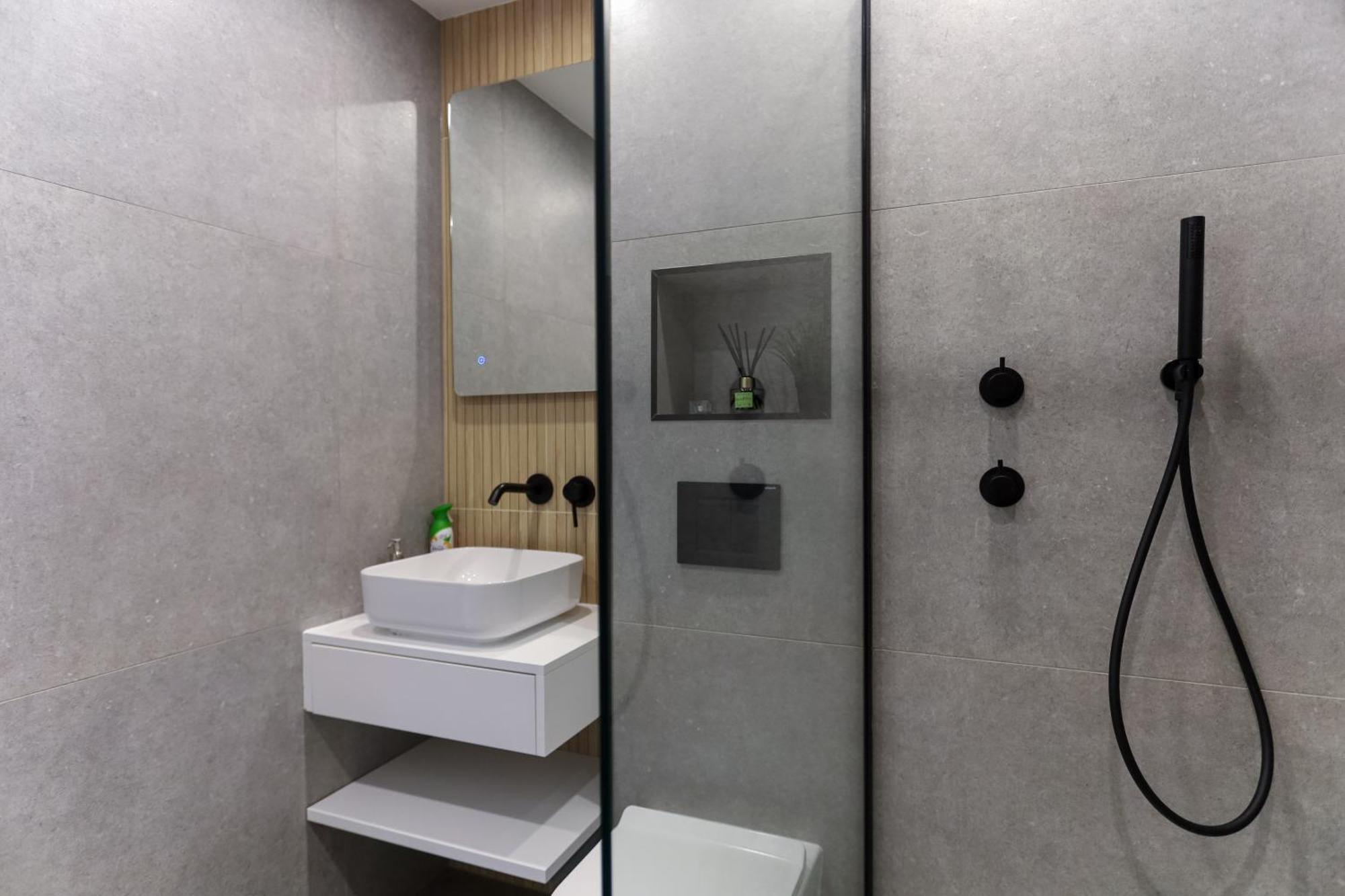 Luxurious City Centre Apartment เพิร์ท ภายนอก รูปภาพ